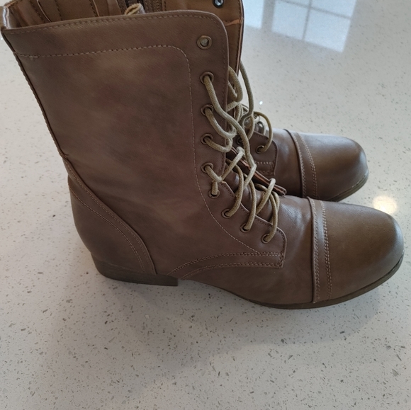 Streetwear Society Light Brown  Ankle Boots Size 9 - Picture 2 of 5